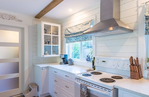 Vernon House | Colibri Hideaway- 3br cozy country getaway