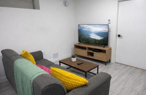 Sunset Apartment | Comfort 2 BR Vancouver!