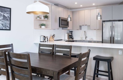 Revelstoke Condo | Condo with Hot Tub - The Grizzly Basin