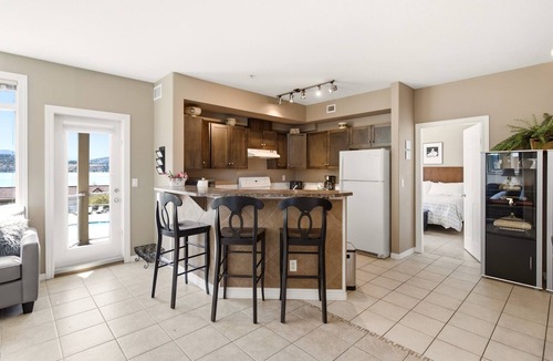 North End Condo | Condo with Lake and Pool Views @Discovery Bay Resort