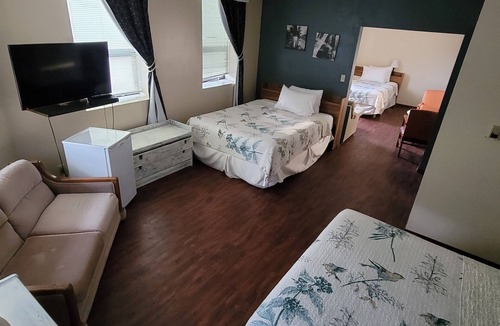 Blairmore Hotel | Cosmopolitan Hotel