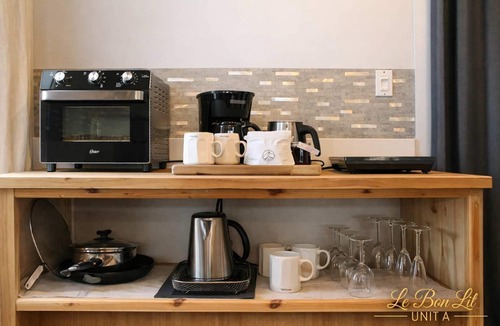 Historic Downtown Fernie Apartment | Covered Patio with Mountain Views & BBQ