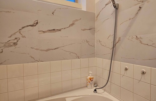Southwest Mission House | Cozy 1-bedroom and 1 bathroom with a private entrance in Upper Mission, Kelowna