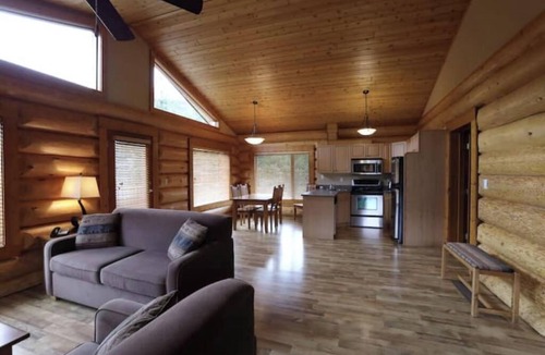 Clearwater Apartment | Cozy 2 bed 2 bath Log home Alpine Meadows