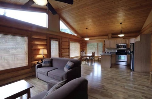 Clearwater Apartment | Cozy 2 bed 2 bath Log home Alpine Meadows