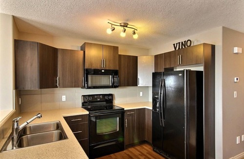 Southeast Edmonton House | Cozy 2-Bedroom Duplex with 4 Beds Near Henday & Shops