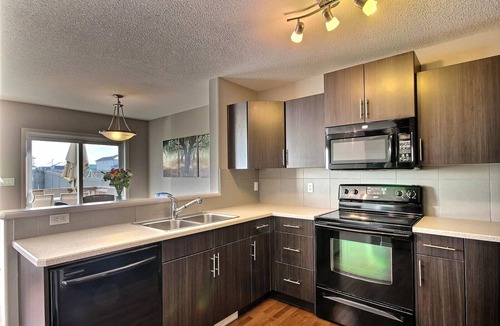 Southeast Edmonton House | Cozy 2-Bedroom Duplex with 4 Beds Near Henday & Shops