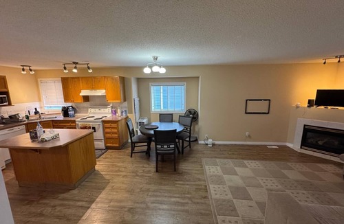 Sylvan Lake Condo | Cozy 2 Bedroom Suite Near Sylvan lake