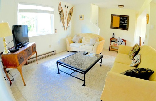 Wilson Creek Apartment | Cozy 2 bedroomed Gfl suite in lovely Wilsons Creek