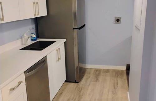 Vernon Apartment | Cozy 2 Bedrooms, Mountain View Private suite