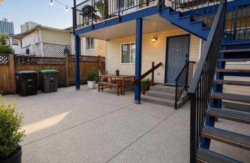 Renfrew-Collingwood House | Cozy 3BR Suite | 1-Min Walk to SkyTrain | Ideal Location