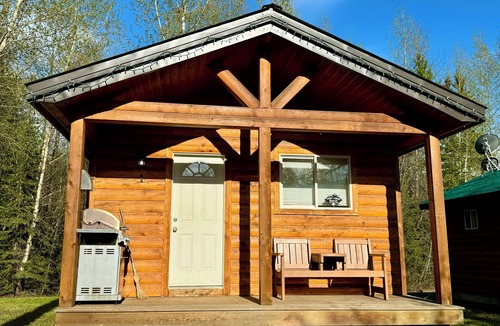Valemount Cabin | Cozy cabin with WiFi and AC in charming Valemount. Cabin 1