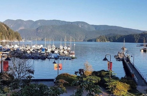District of North Vancouver House | Cozy Deep cove Retreat near Quarry Rock North Vancouver BC