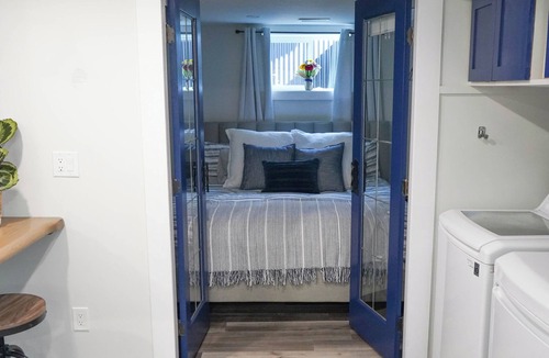 South Central Bed & Breakfast | Cozy downtown Kelowna retreat!