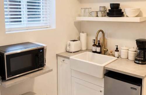 Pemberton Heights Apartment | Cozy Garden Suite with Fire Pit | Near Trails & Grouse