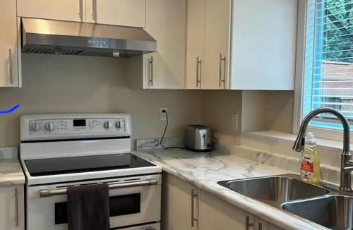 Delta House | Cozy home in Sunshine hills Delta,Enchanting 1-bedroom house.