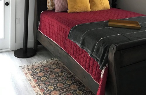 Downtown Kelowna House | Cozy home in the heart of the brewery district, 5 min walk to the beach