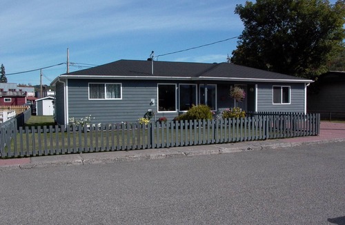 Hazelton House | Cozy home on Clifford Street Old Hazelton