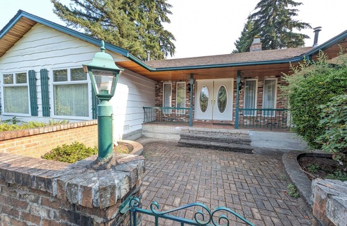 Willoughby House | Cozy house in Langley TWP Close to shopping centre