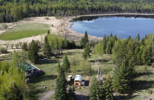Canim Lake Cabin | Cozy Lakeside Cabin | Hiking, Fishing & Waterfalls | Stunning Views!