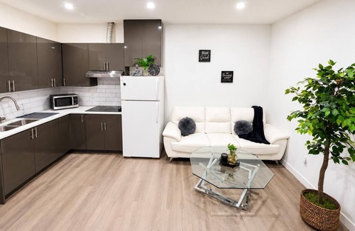 Chestermere Apartment | Cozy & Modern Basement Suite-Minutes away from Chestermere Lake!