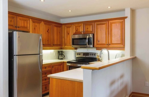 Upper Village Condo | Cozy townhome w/hot tub, BBQ