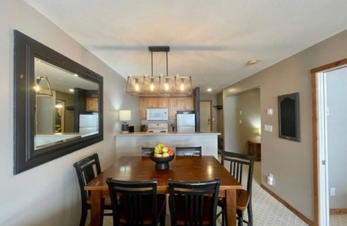 Silver Star Mountain Condo | Creekside condo w/full kitchen, gas fireplace, close to trails & village