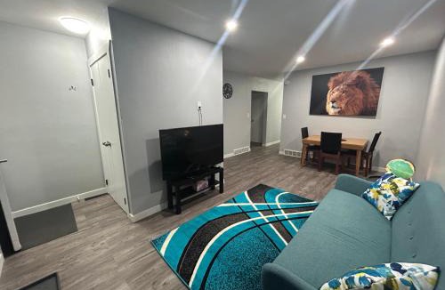 Highland Park Apartment | Cute Highland Park Entire Unit A