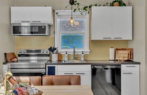 Okanagan-Similkameen Apartment | Desert Shores: 104 (Dog Friendly) Minutes to Lake