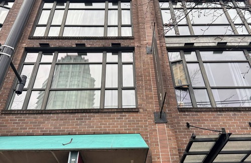 Downtown Vancouver Apartment | Downtown 3BR Free Parking Pet Friendly Restaurants, Arenas, Beach