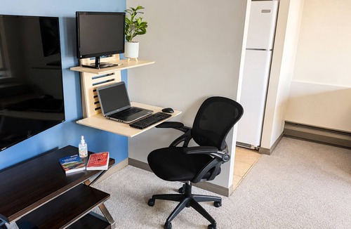 Beltline Condo | Downtown Condo Near Stampede and BMO with Parking