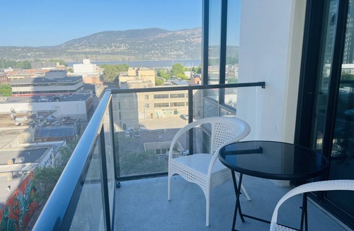 Downtown Kelowna Condo | DOWNTOWN LAKEVIEW LUXE, Kelowna, British Columbia