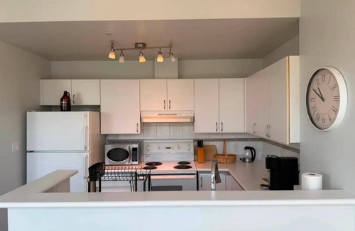 Yaletown Apartment | Downtown Vancouver - 5 Mins walk to BC Place and Cruise Terminal