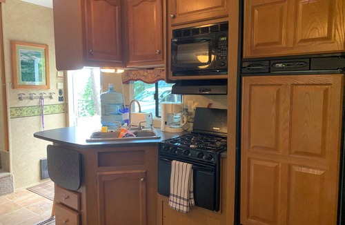 Blind Bay RV Rental | Eagle Rock Resort RV #1 views and beach