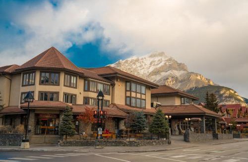 Banff Hotel | Elk + Avenue Hotel