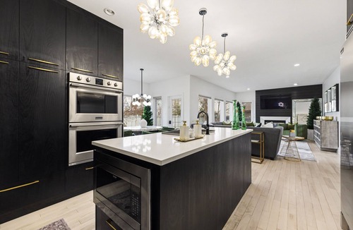 Northwest Edmonton House | Entire Home Sleeps 14 Hot Tub Pool Table BBQ