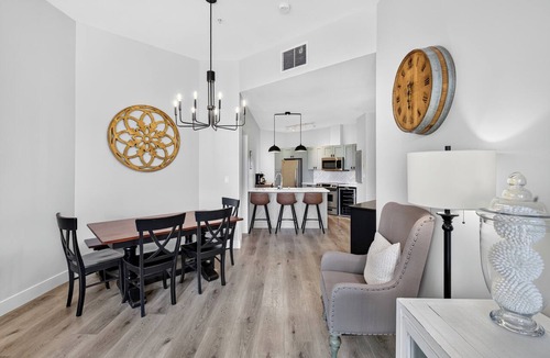 Westbank Apartment | Escape to The Cove Lakeside Resort in this beautifully renovated ground-floor 2-bed, 2-bath condo. Features a huge walk-out patio with a private gate, cozy outdoor seating, and direct access to the pool, beach, marina, and waterfront trails.