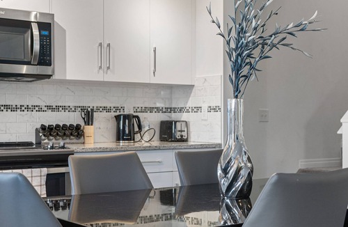 Southwest Calgary House | Evergreen Calgary Townhome — 3BR, Sleeps 6, Gas Fireplace, Free Parking