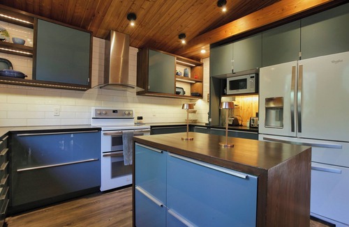 Ymir Ski Chalet | Family and pet friendly Ski and bike retreat