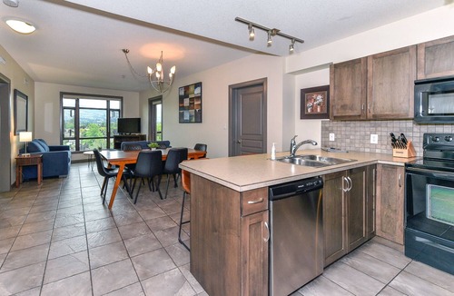 South Pandosy Condo | Family friendly 3 bedroom condo close to beach