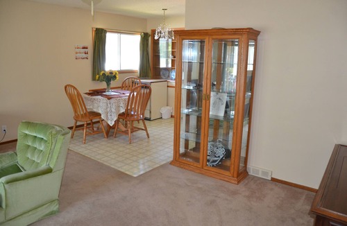 Banff Trail House | Family friendly home, 2bedroom with one queen bed in eachroom, big livingroom