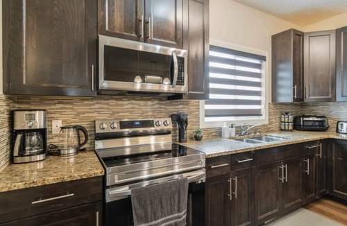 Southeast Edmonton House | Family/Pet Friendly, Garage, Foosball. Pets