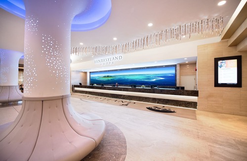 West Edmonton Hotel | Fantasyland Hotel