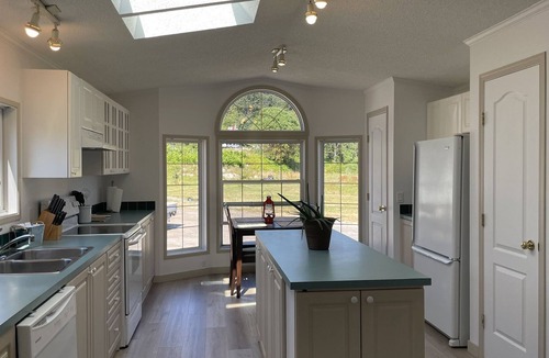 Mill Bay Other | Farm experience surrounded by the best Cowichan has to offer (family friendly)