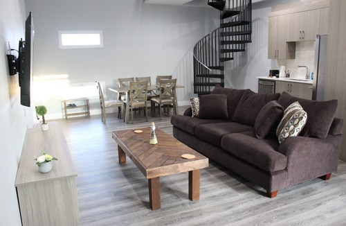 West Abbotsford Other | Farm & Garden Retreat, Spacious Loft in Aldergrove