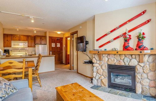 Sun Peaks Cabin | Fireside Lodge #315 By Bear Country