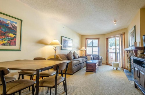 Sun Peaks Cabin | Fireside Lodge #413 By Bear Country