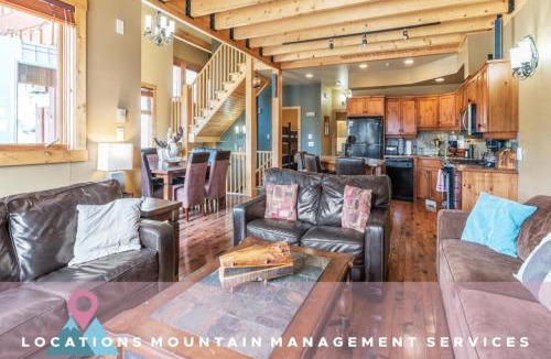 The Forest Apartment | Forest Lane Hideaway - Luxurious Family Friendly Home w Private Hot Tub