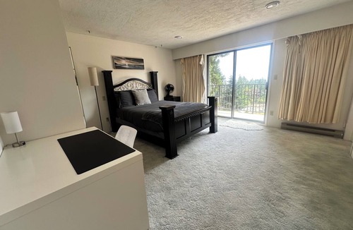 Colwood House | Forest Retreat in Entire 3BR Upper Home in Colwood