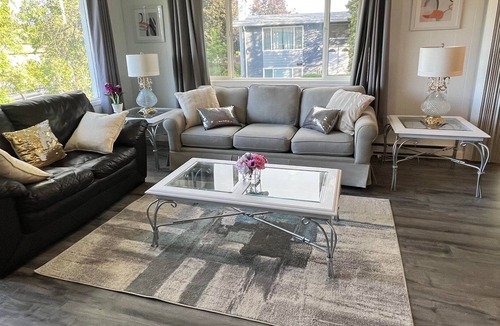 South Central House | Full House Kelowna's Little Island Near Downtown, Lake, Hospital and OK College